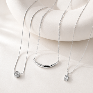 Silver Glow Layered Necklace Set – image 1